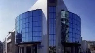 PROFESORUL ROMAN CARE A INVINS O BANCA
