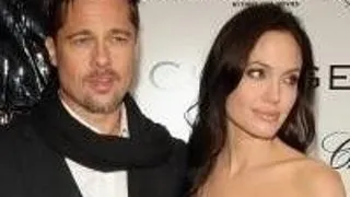 ANGELINA JOLIE SI BRAD PITT, NUNTA SPONTANA