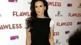 DEMI MOORE CHELTUIESTE UN MILION DE DOLARI ANUAL PENTRU INFRUMUSETARE