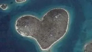 INSULA IN FORMA DE INIMA, 'PROMOVATA' DE GOOGLE EARTH