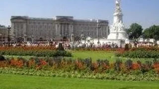 PALATUL BUCKINGHAM PE LISTA CELOR MAI POLUANTE CLADIRI DIN LONDRA
