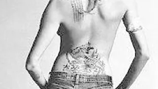 VEDETE CU TATUAJE
