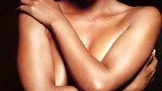 HALLE BERRY SE APUCA DE CANTAT