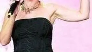 CANTAREATA ELENA CARSTEA VA FI OPERATA PE CREIER