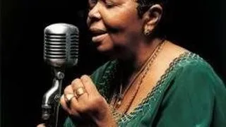 CESARIA EVORA SUSTINE UN CONCERT EXTRAORDINAR LA BUCURESTI