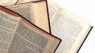 'CAIET DE DESEN' - O CARTE CAPTIVANTA MARCA ADRIAN CHIVU