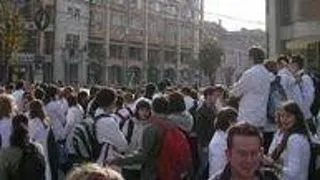 Ministrul Educatiei vrea sa faca pace cu studentii