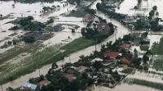 Inundatiile taie din banii destinati taberelor studentesti