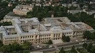 Absolventii de liceu prefera facultatile de langa casa
