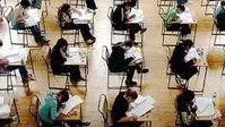 Soarta a 15.000 de absolventi in mainile Universitatii Spiru Haret