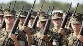 Poarta hainele military in orice situatie