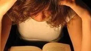 Un absolvent de facultate castiga in medie 1.087 lei