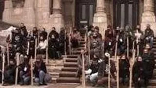 Protest studentesc cu tepe si banderole la gura, la Galati