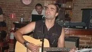 Alex Porro va asteapta seri de muzica folk