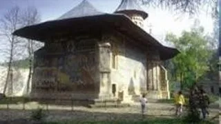 VACANTELE PASCALE LA MANASTIRILE DIN BUCOVINA ATRAG TOT MAI MULTI TURISTI