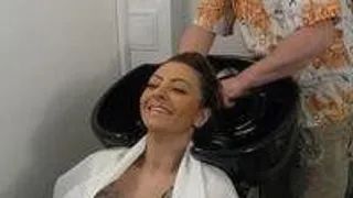 Giulia este o tipa cocheta: merge la Ellisse Beauty Center!