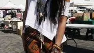 Cum porti cu stil pantaloni scurti cu imprimeu tribal