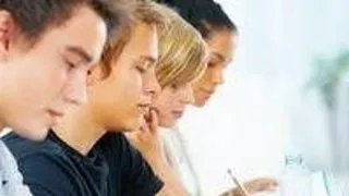 Cum isi atrag universitatile particulare viitorii candidati?