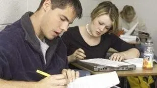 Concurs pentru studentii economisti a trei universitati partenere