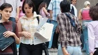 ?Bobocii? de facultate pot castiga burse de 150 de euro pe luna