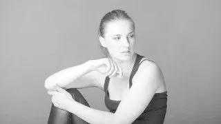 Dejun sub iarba. Actrita Ioana Flora recita poeziile tatalui sau