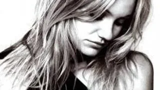 CAMERON DIAZ: HOLLYWOODUL ITI RAPESTE MULTE LUCRURI!