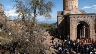 Eticheta in biserici si manastiri, in vacanta de Paste