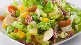 Ce salate sanatoase sa consumi vara asta