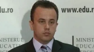 Ministrul Educatiei solicita o verificare privind incadrarea consilierului Daniel Funeriu