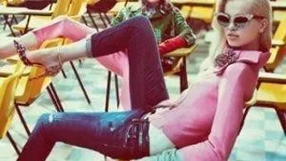 Fashion: Ce tipuri de jeans purtam toamna asta la facultate