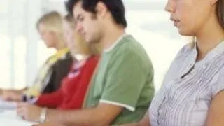 5 modalitati simple prin care iesi in evidenta la cursuri