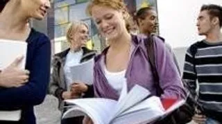 UN STUDENT, O VACANTA, MULTE POSIBILITATI