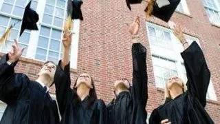 Romania ocupa penutimul loc in UE la rata de absolvire in invatamantul superior