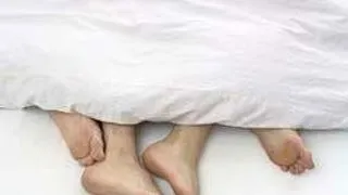EXISTA OAMENI CARE FAC SEX IN SOMN