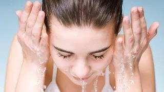 6 modalitati in care sa-ti pastrezi frumusetea naturala