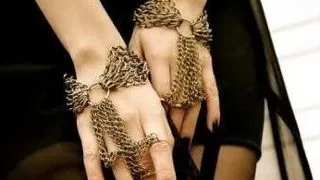 Fashion: 4 tipuri de bijuterii care se poarta toamna asta
