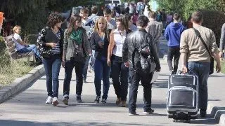 Alt an universitar, aceeasi problema: locurile la camin, insuficiente pentru toti studentii de la stat