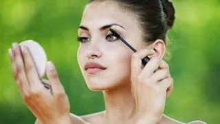 8 pasi pentru un machiaj perfect la facultate