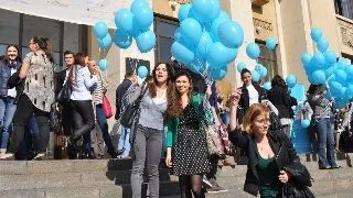 Asociatia Tineretul ONU din Romania a colorat Rectoratul UB in albastru cu ocazia UN at 68
