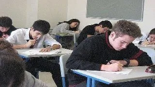 ADMITERE 2014: Afla conditiile de admitere la facultate la SNSPA!