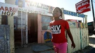 Cinepolitica revine in forta. Filme despre ?genocidul medicamentelor? si propaganda, in competitie