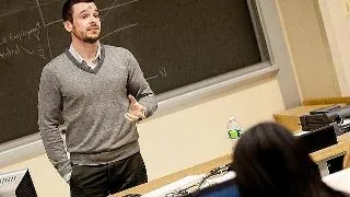 Cum se comporta un profesor iubit de studenti?