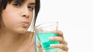 Studiu: Apa de gura periculoasa pentru sanatate!