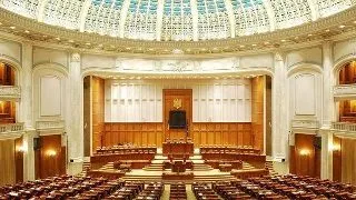 Hai la un tur gratis al Palatului Parlamentului!