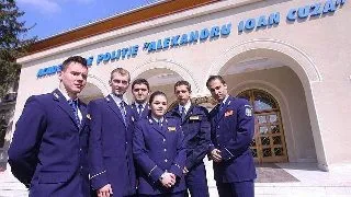 Scolile de politie si militare isi asteapta candidatii