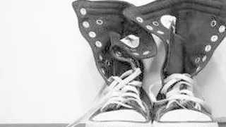 I "HEART" ALL STAR CONVERSE