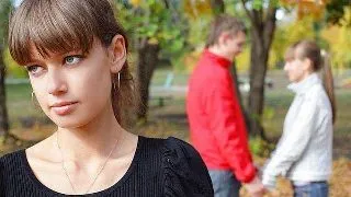 13 minciuni cu care ne lingem ranile dupa ce am fost respinse in dragoste!