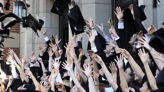 Te pregatesti de absolvire? Iata 5 adevaruri cu care trebuie sa te obisnuiesti!