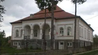 Travel: Petrece-ti vacanta la castel: Castelul Kalnoky din Miclosoara