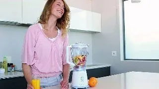 De ce sucul de fructe de azi s-a transformat in junk food?